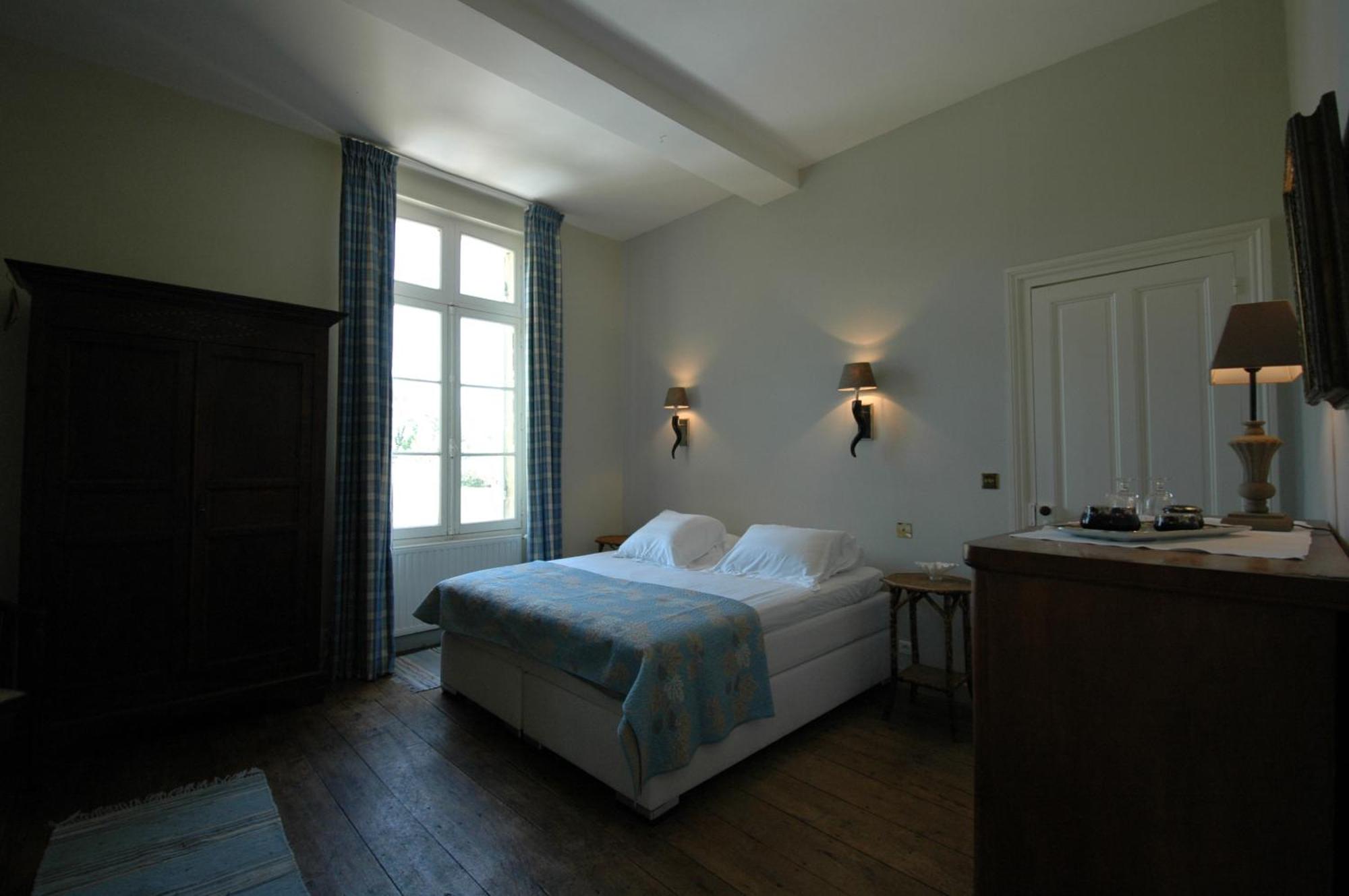 Chateau Le Tour - Chambres D'Hotes Faux  Exterior photo